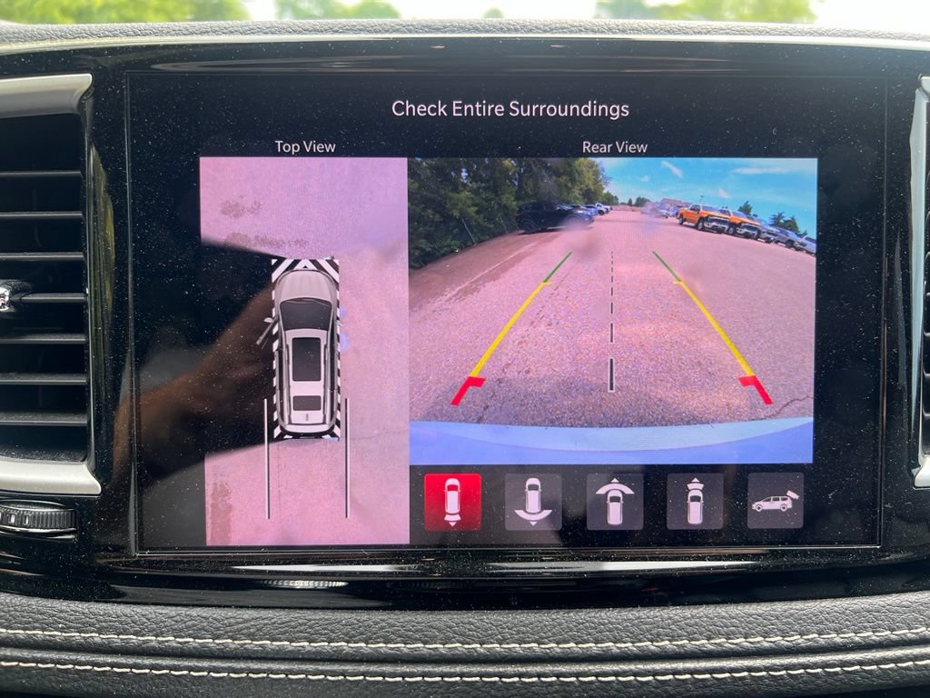 Used 2024 Chrysler Pacifica Limited FWD image 19