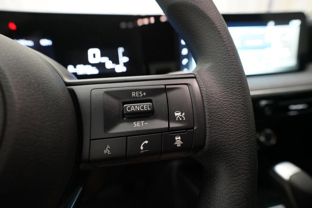 Certified 2025 Nissan Kicks SV image 18