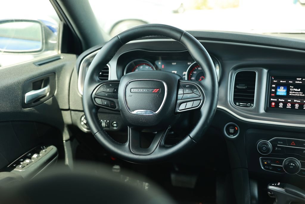 Used 2020 Dodge Charger SXT w/ Driver Convenience Group image 25