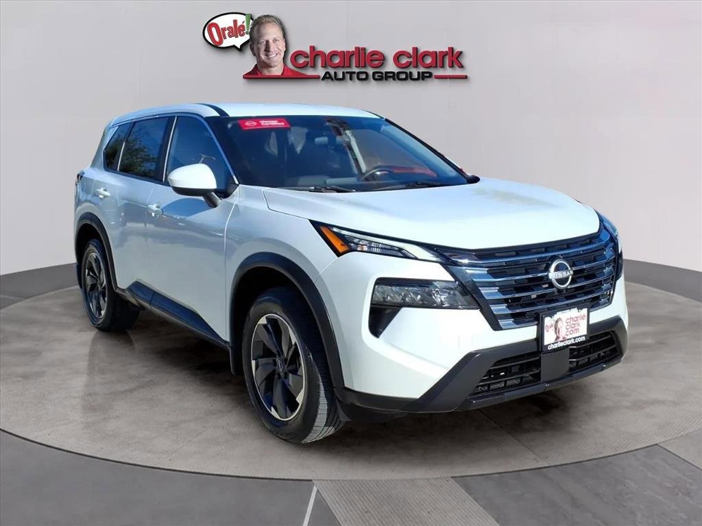 Used 2024 Nissan Rogue SV image 7