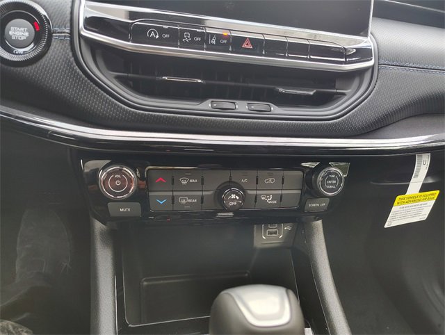 New 2026 Jeep Compass Latitude image 22