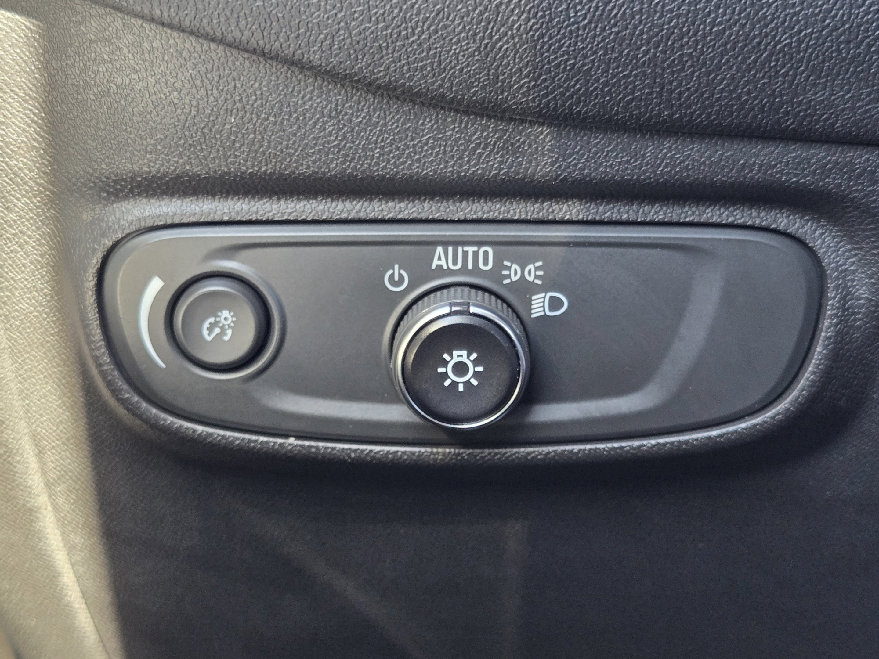 Used 2024 Chevrolet Equinox LS FWD image 20