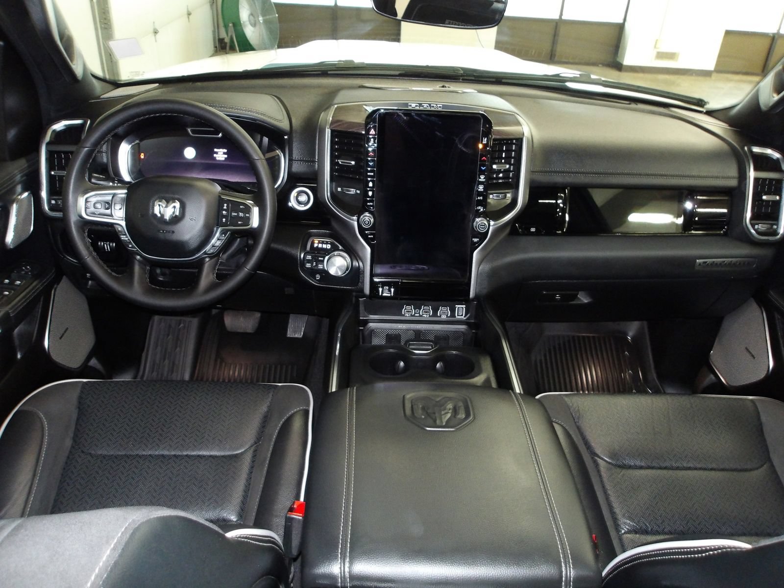 Used 2025 RAM 1500 Laramie AWD/4WD image 12