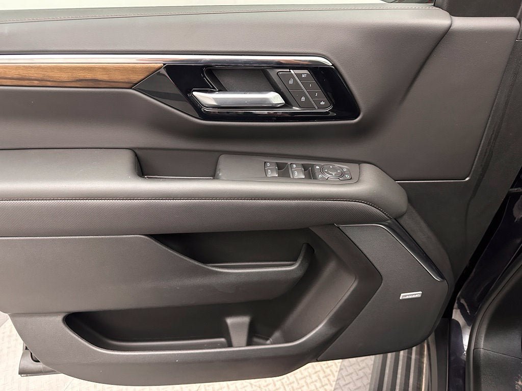 New 2026 Chevrolet Tahoe High Country AWD/4WD image 19