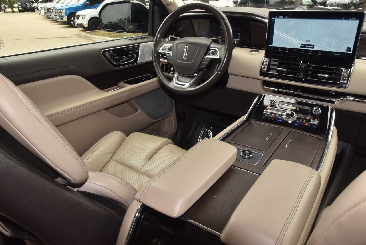Used 2024 Lincoln Navigator Reserve AWD/4WD image 16