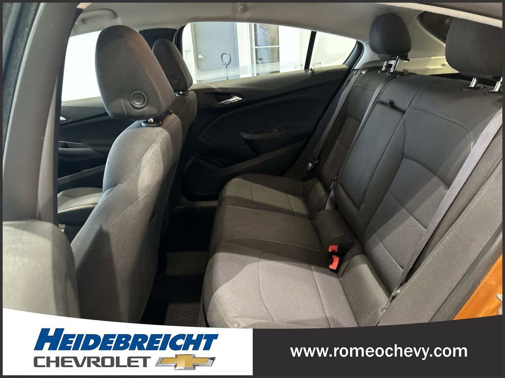 Used 2017 Chevrolet Cruze LT w/ Convenience Package image 12