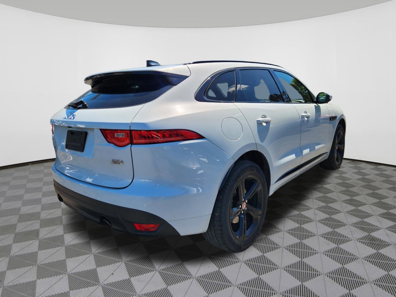 Used 2020 Jaguar F-PACE Checkered Flag AWD/4WD image 4
