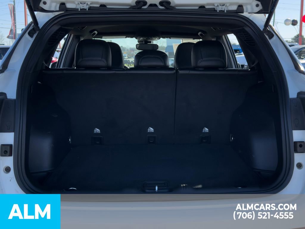 Used 2024 Jeep Compass Latitude w/ Altitude Special Edition image 16