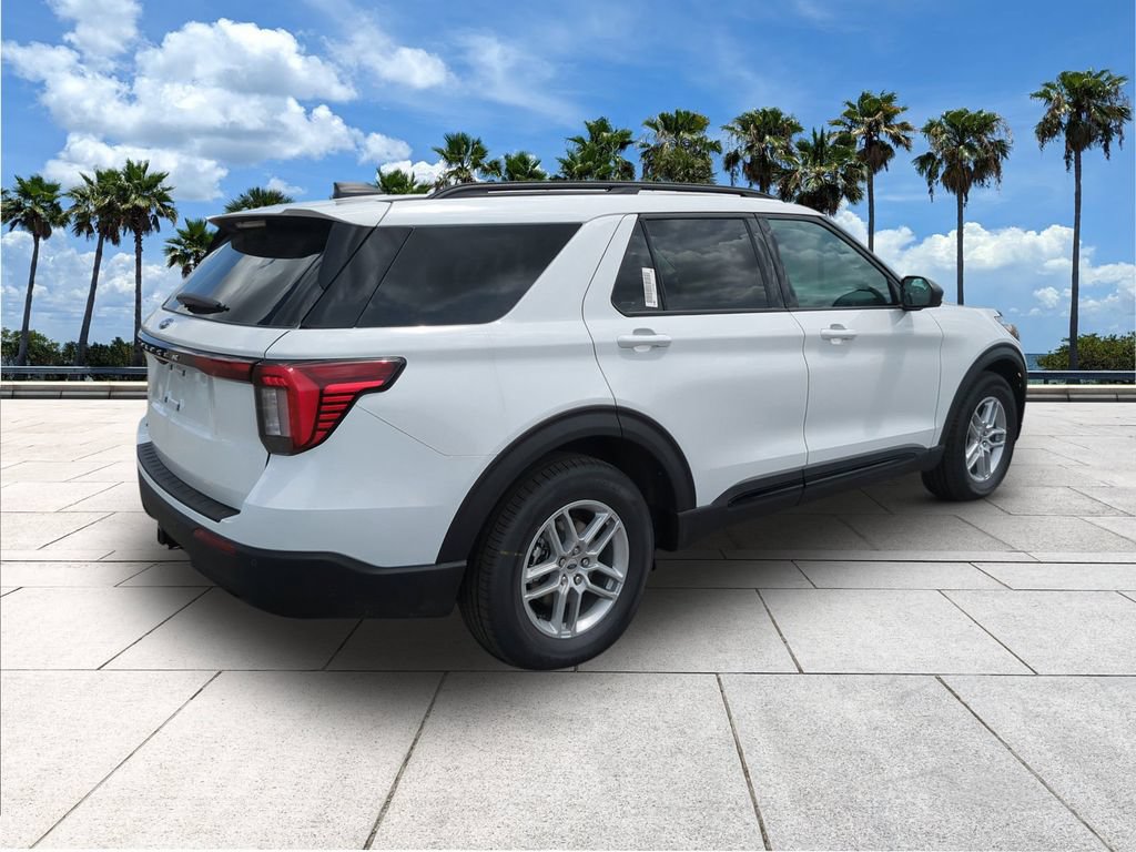 New 2026 Ford Explorer Active RWD image 7