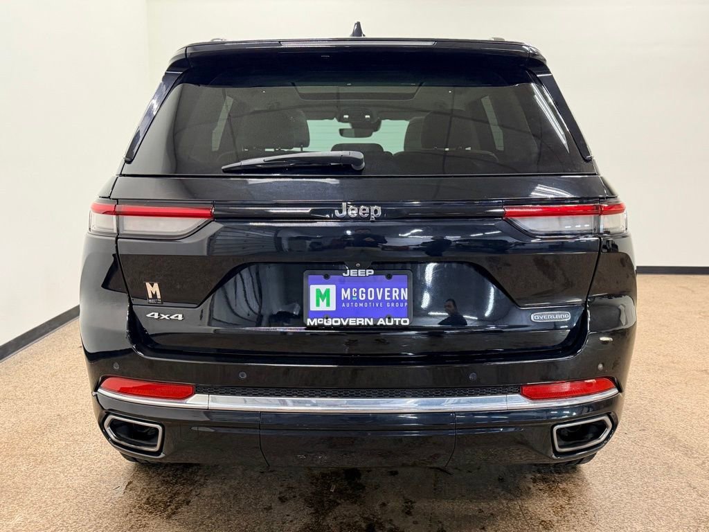 Used 2022 Jeep Grand Cherokee Overland AWD/4WD image 4