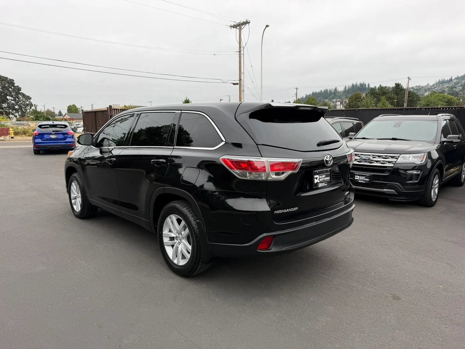 Used 2014 Toyota Highlander LE AWD/4WD image 7