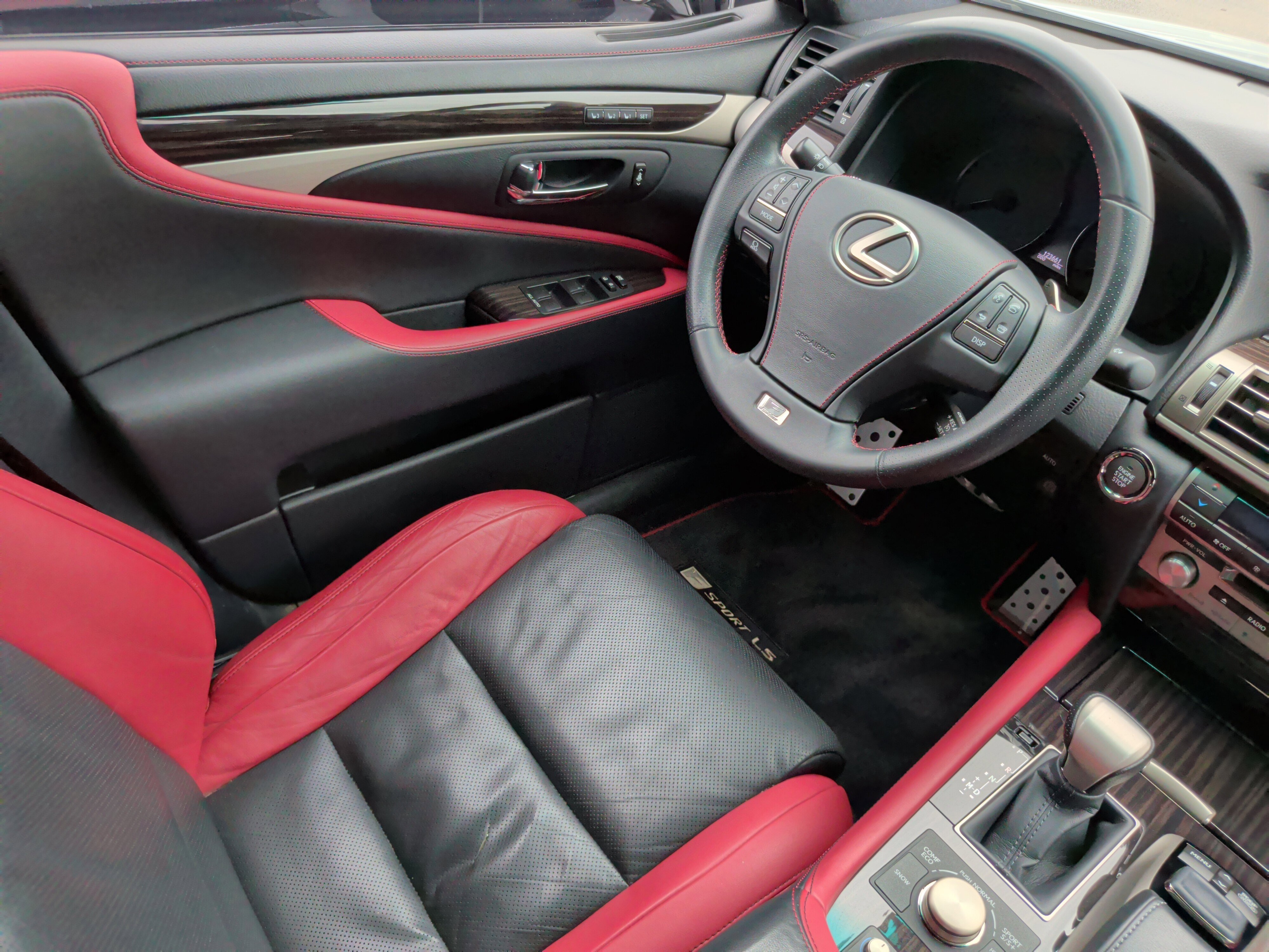 Used 2015 Lexus LS 460 RWD image 33