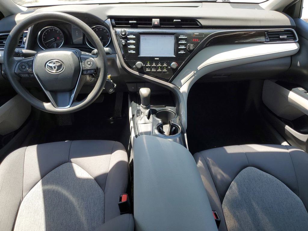 Used 2020 Toyota Camry LE FWD image 10