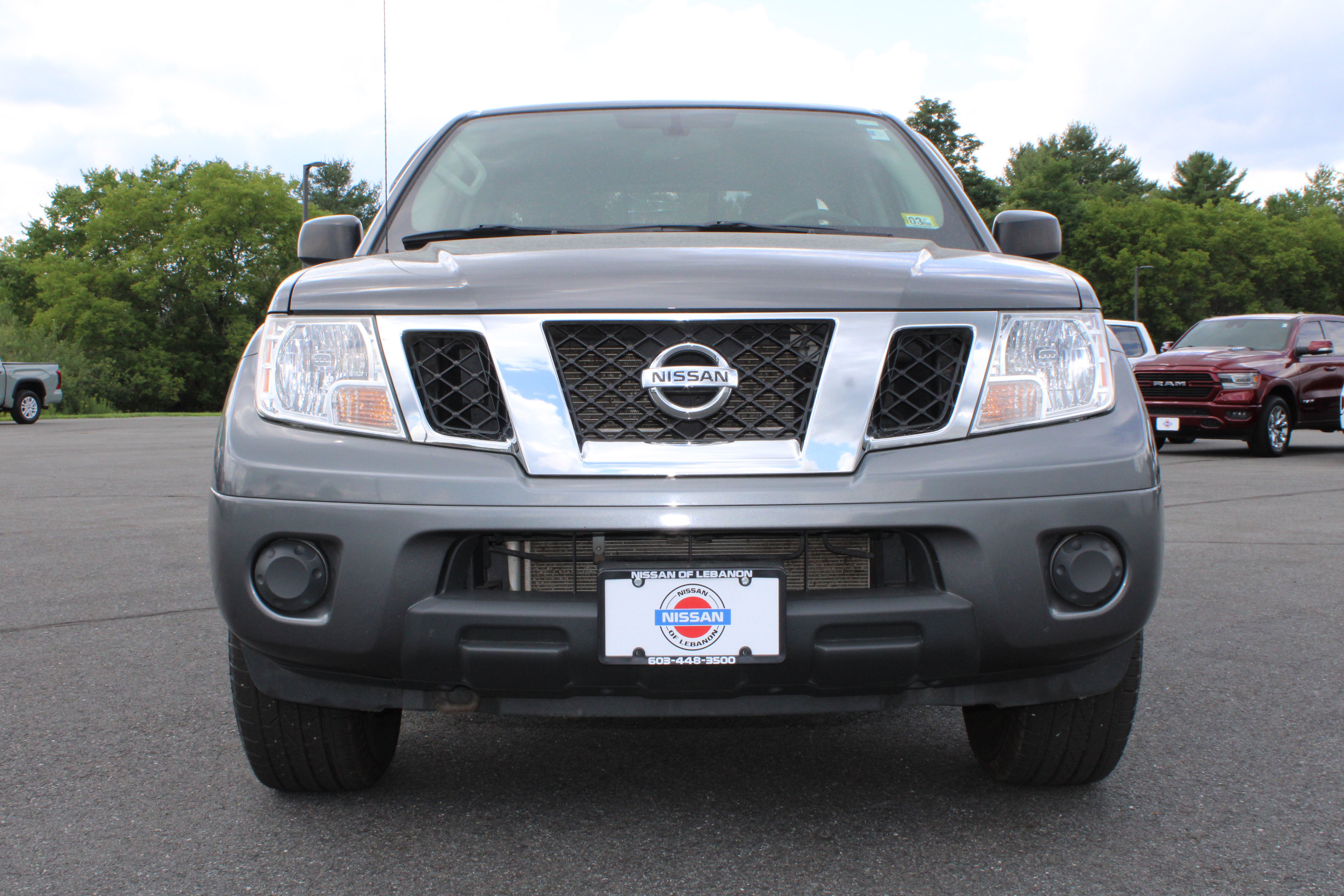 Used 2021 Nissan Frontier SV w/ SV Utility Package AWD/4WD image 2