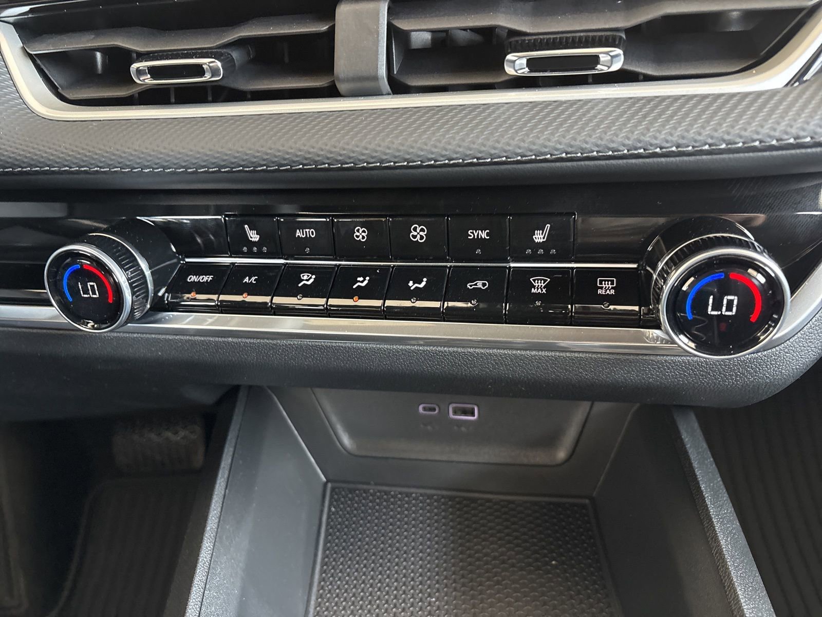 New 2026 Chevrolet Equinox LT w/ Convenience Package II image 25