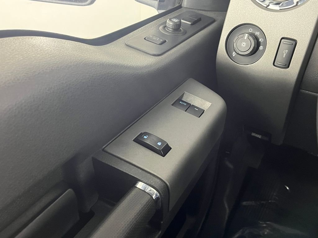 Used 2012 Ford F350 Lariat w/ Chrome Pkg image 25