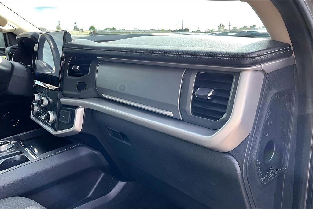 Used 2024 Ford Expedition XLT AWD/4WD image 20
