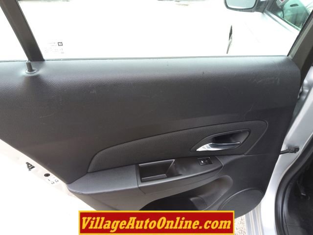 Used 2016 Chevrolet Cruze LT image 27