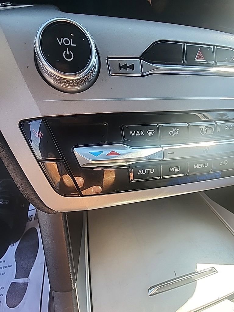 Used 2022 Ford Explorer XLT w/ Class IV Trailer Tow Package image 19