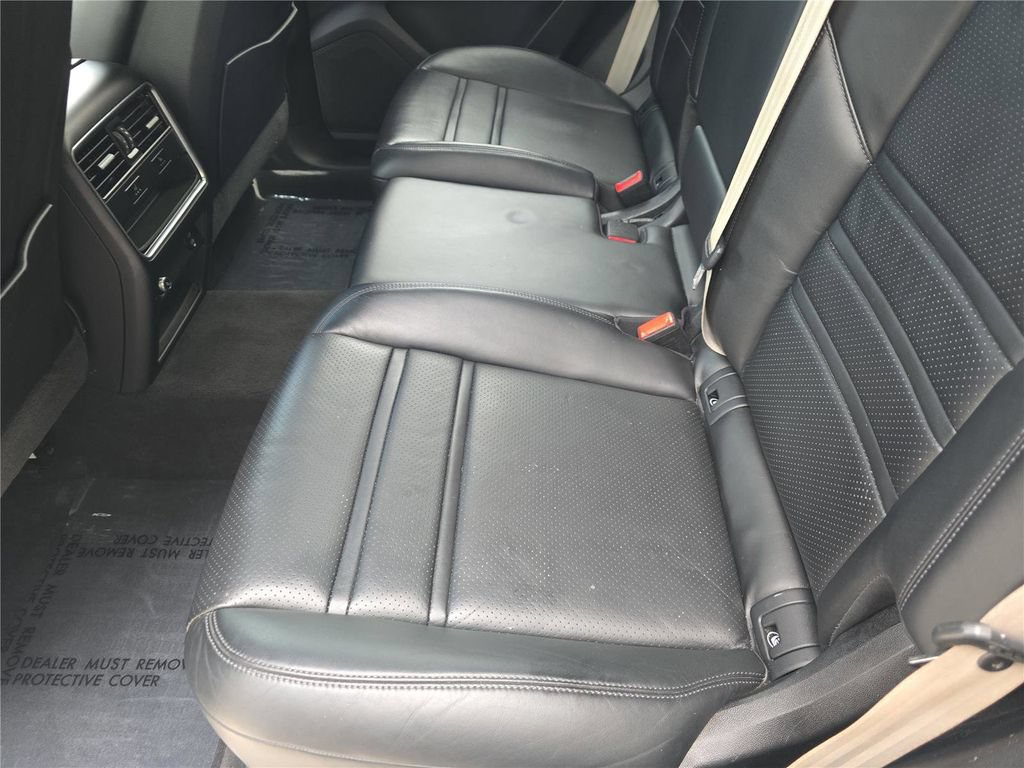 Used 2023 Porsche Cayenne Platinum Edition AWD/4WD image 12