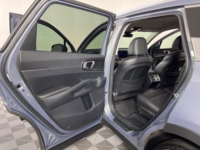 Used 2024 Kia Sorento S image 42