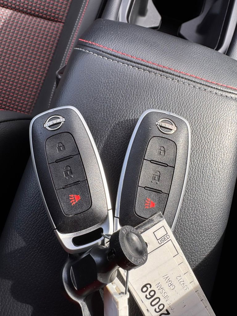 Used 2025 Nissan Kicks SR image 29