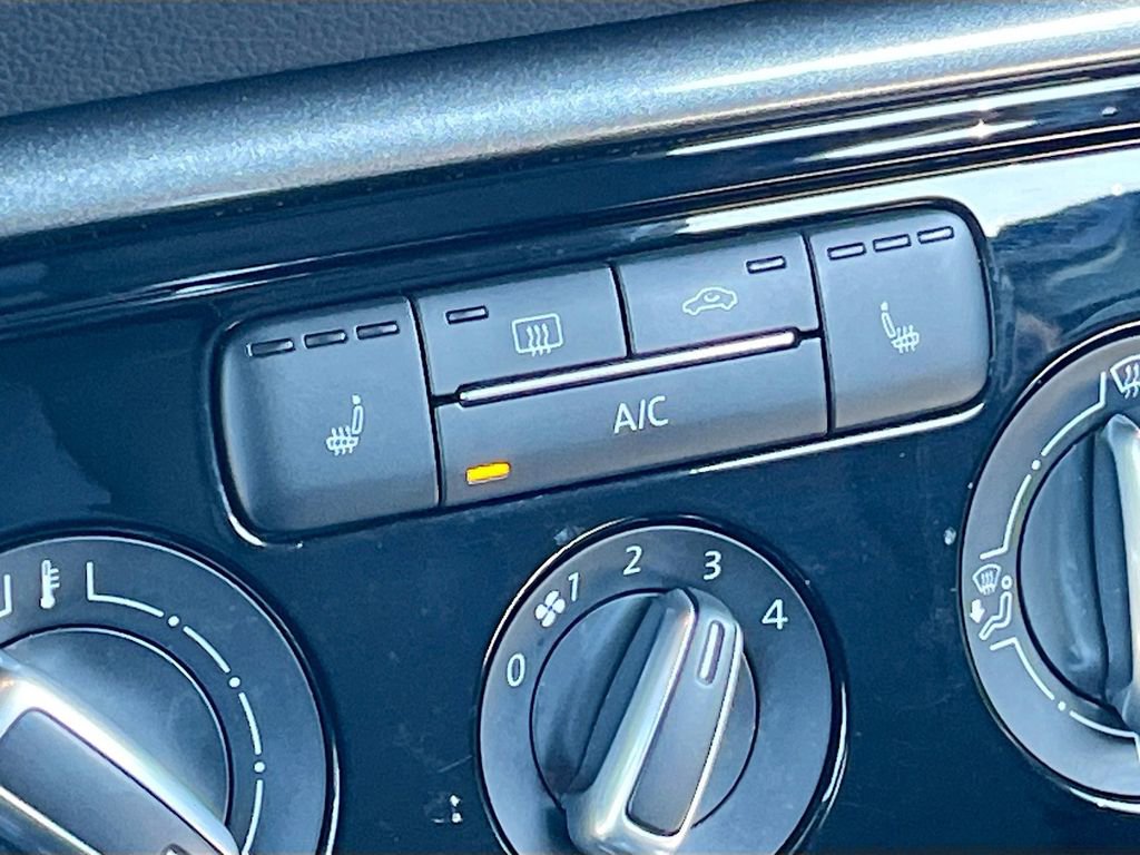 Used 2018 Volkswagen Beetle 2.0T S image 19