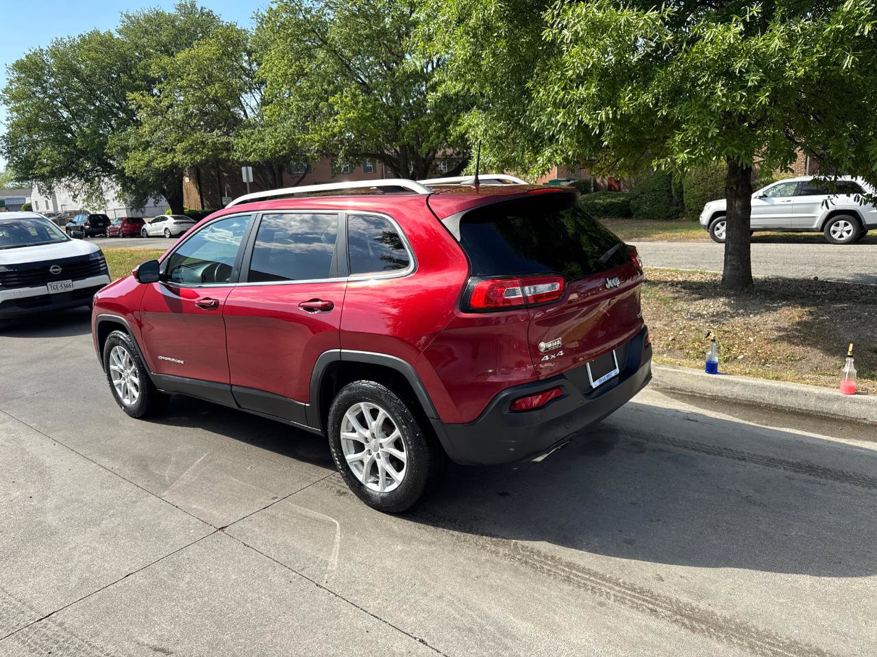 Used 2016 Jeep Cherokee Latitude w/ Safety/Convenience Group AWD/4WD image 9