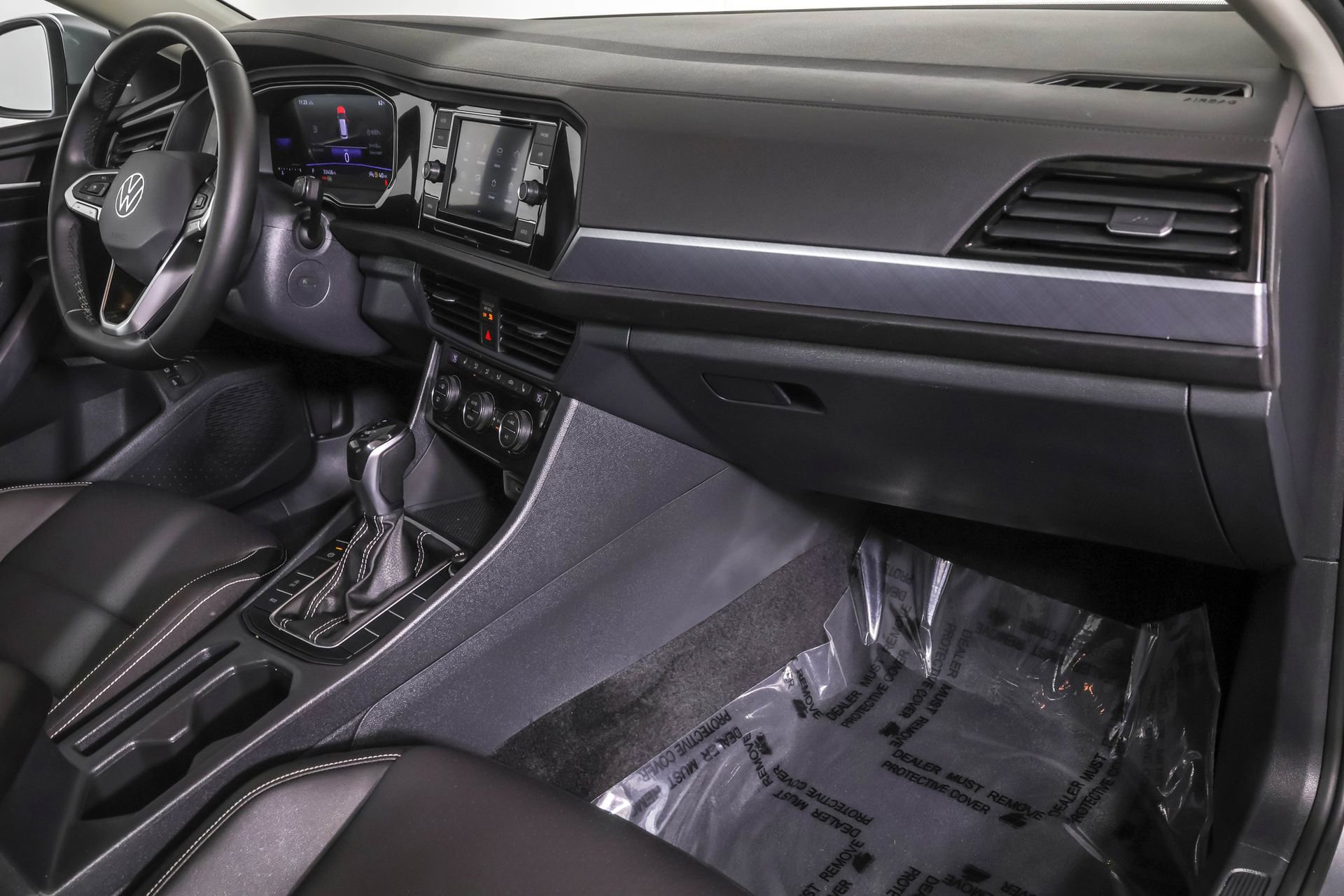 Certified 2024 Volkswagen Jetta SE w/ Panoramic Sunroof Package FWD image 44