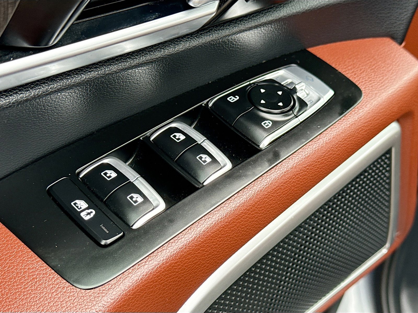 Used 2023 Kia Telluride EX FWD image 8
