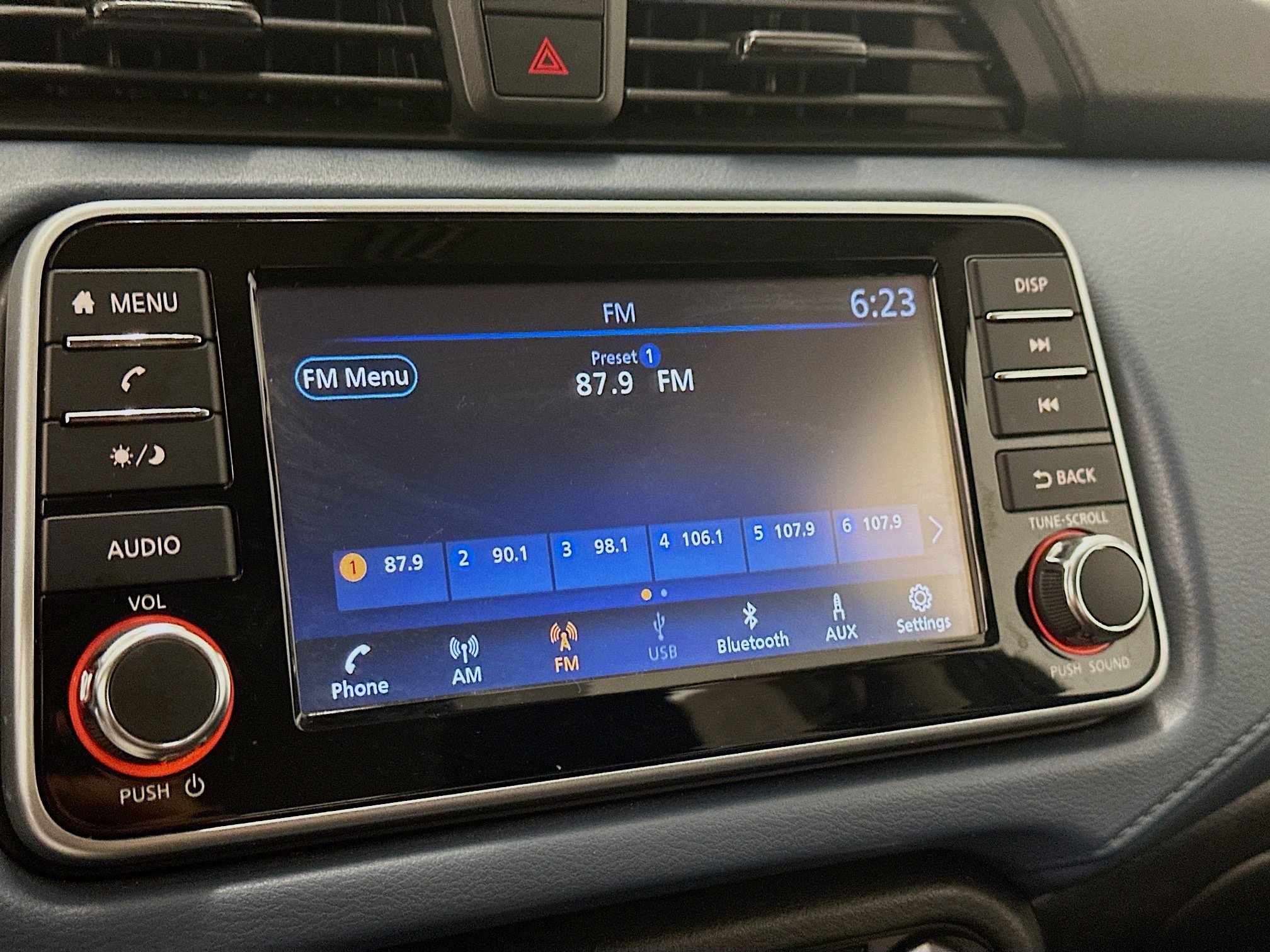 Used 2025 Nissan Versa SV FWD image 21