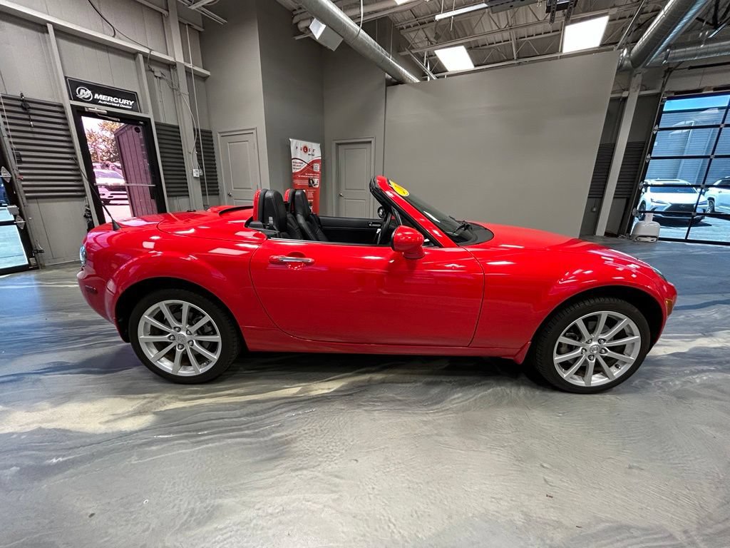 Used 2008 MAZDA MX-5 Miata Grand Touring RWD image 24
