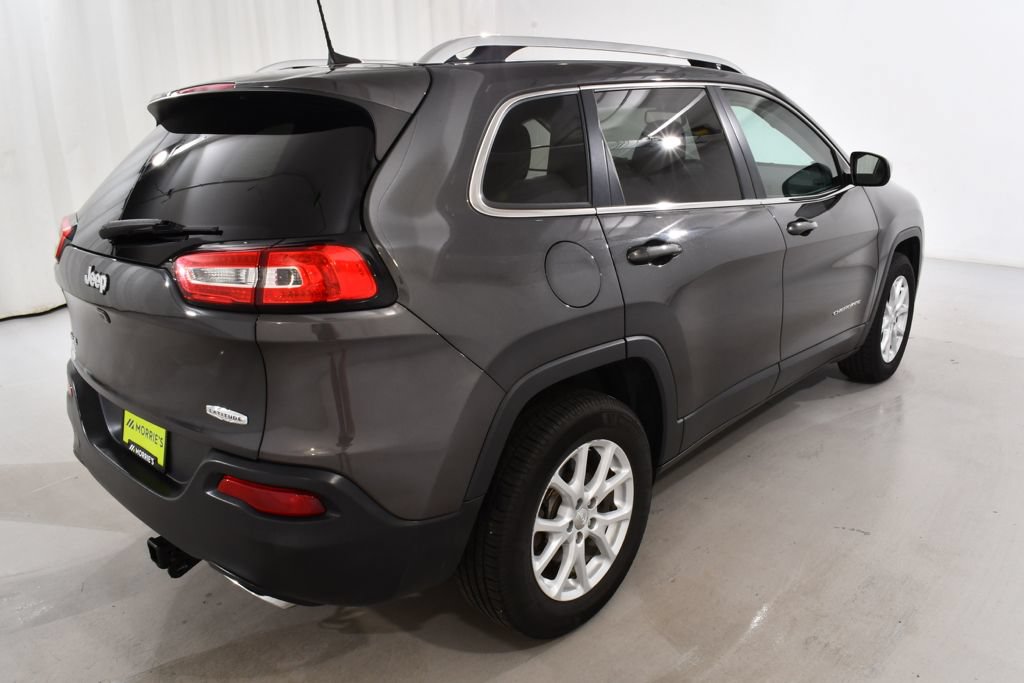 Used 2017 Jeep Cherokee Latitude AWD/4WD image 11