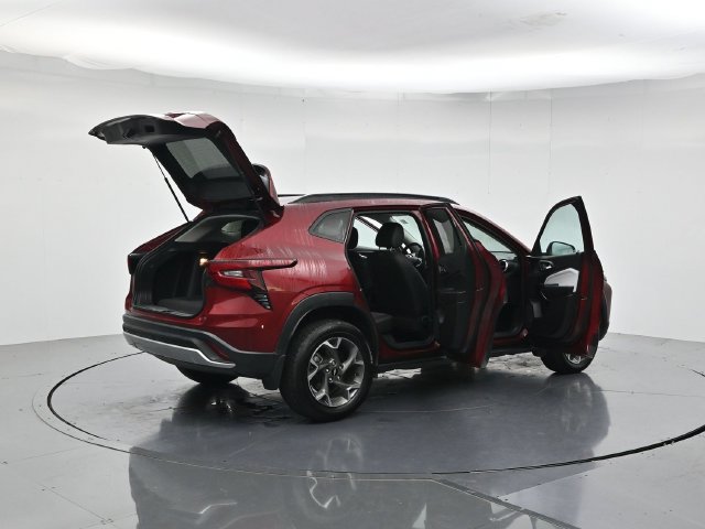 Used 2025 Chevrolet Trax LT w/ LT Convenience Package FWD image 52