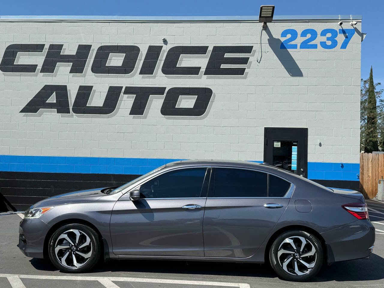 Used 2017 Honda Accord EX-L image 28