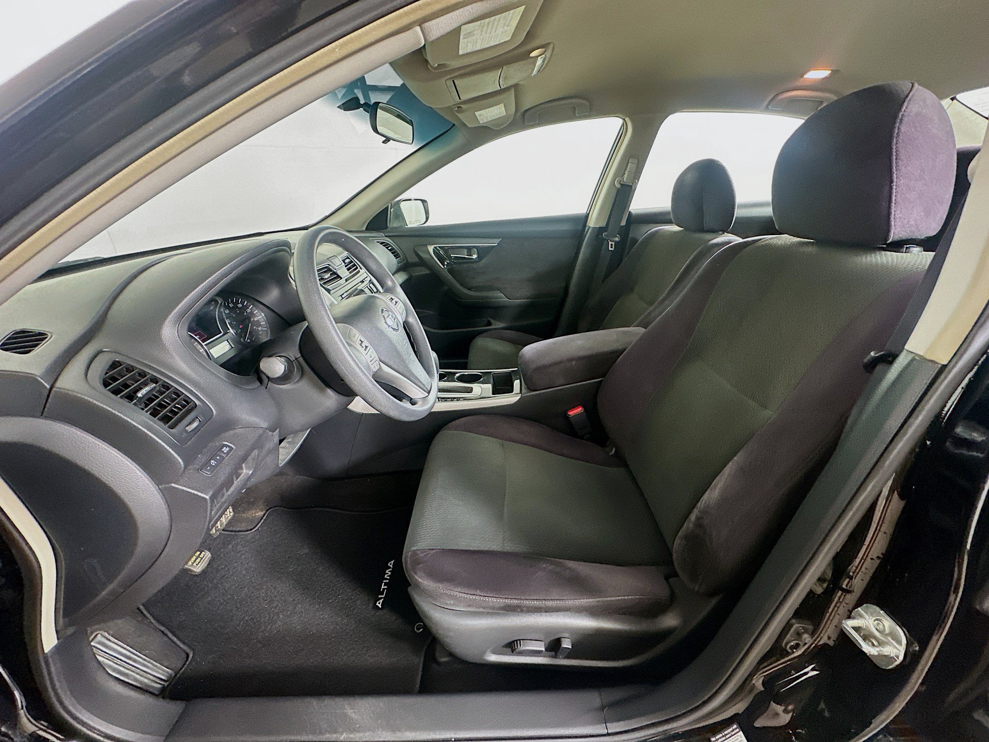 Used 2013 Nissan Altima 2.5 S FWD image 13