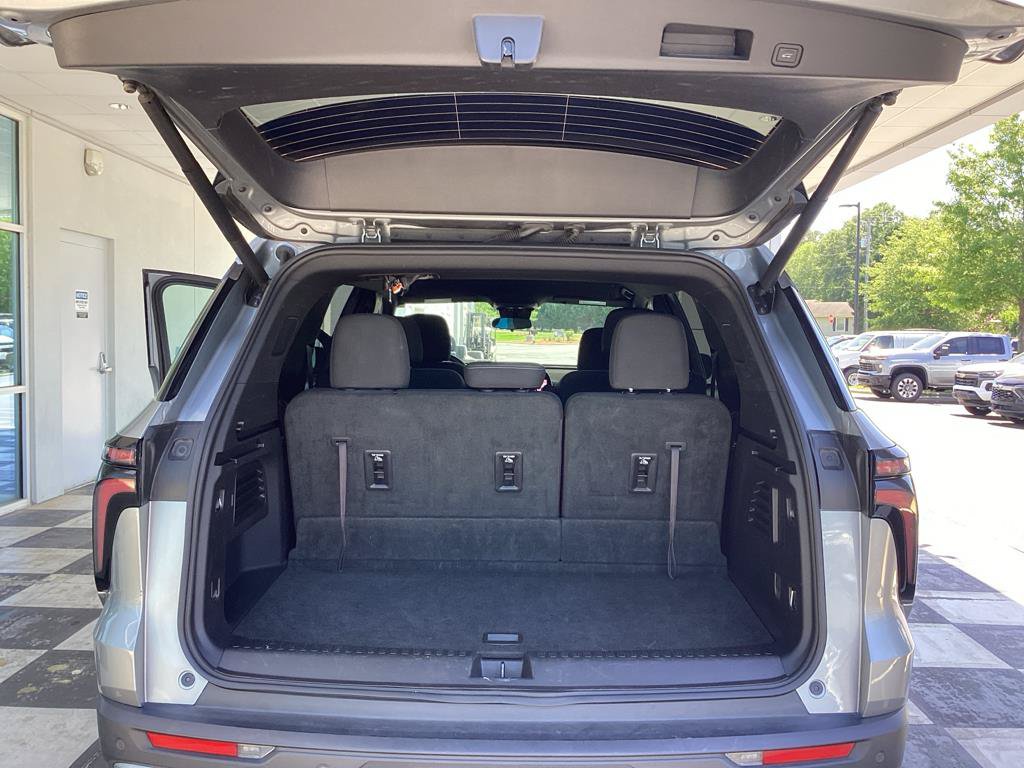 Used 2024 Chevrolet Traverse LT FWD image 22