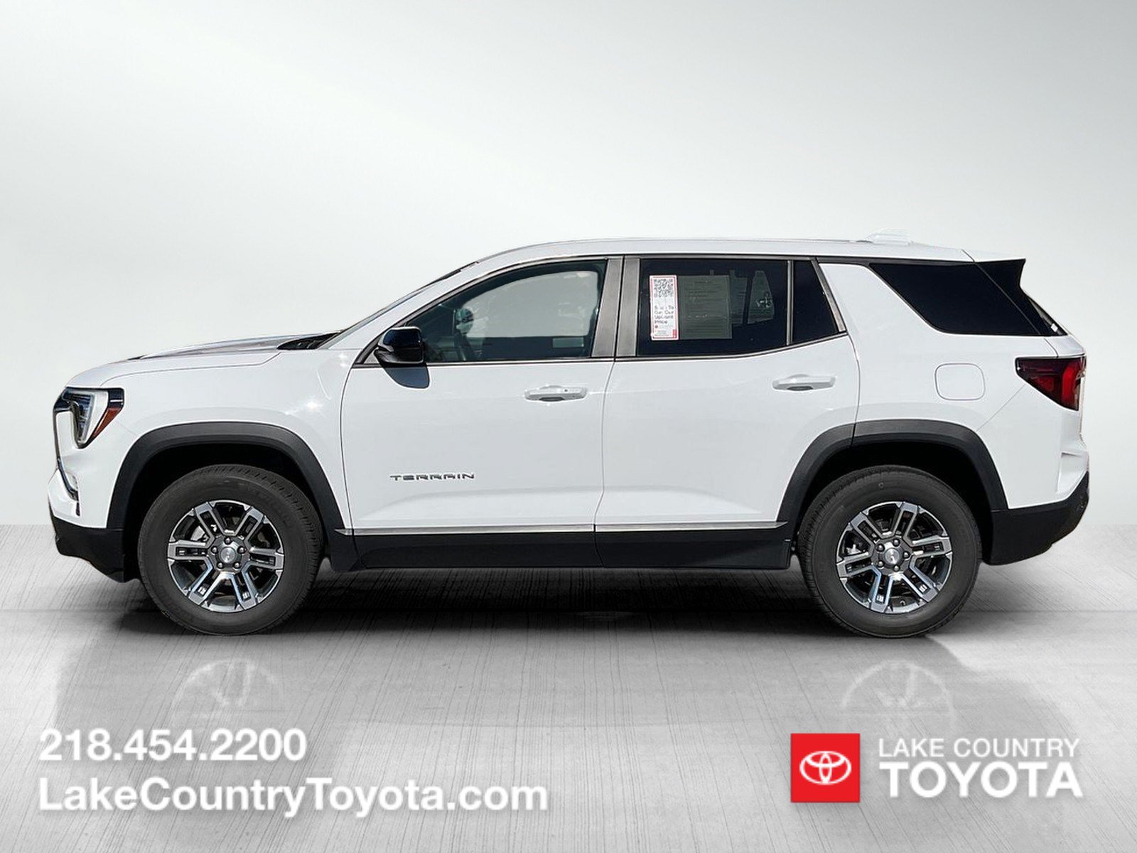Used 2025 GMC Terrain Elevation AWD/4WD image 2