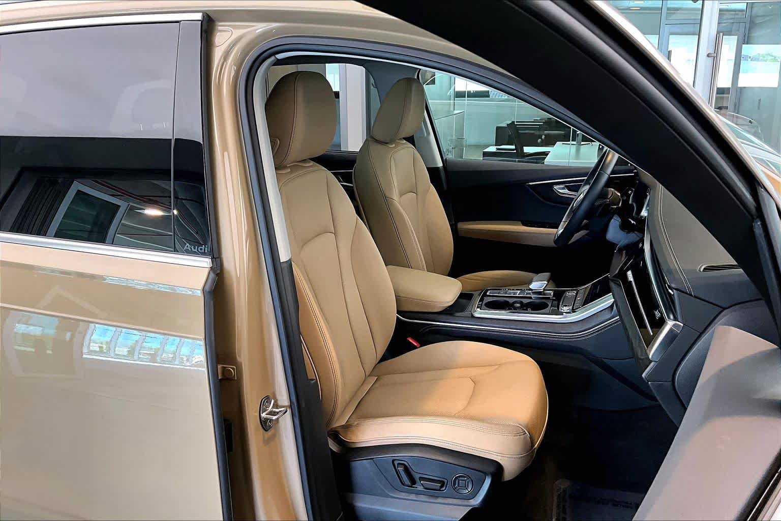 Used 2025 Audi Q7 3.0T Premium Plus w/ Premium Plus Package AWD/4WD image 9