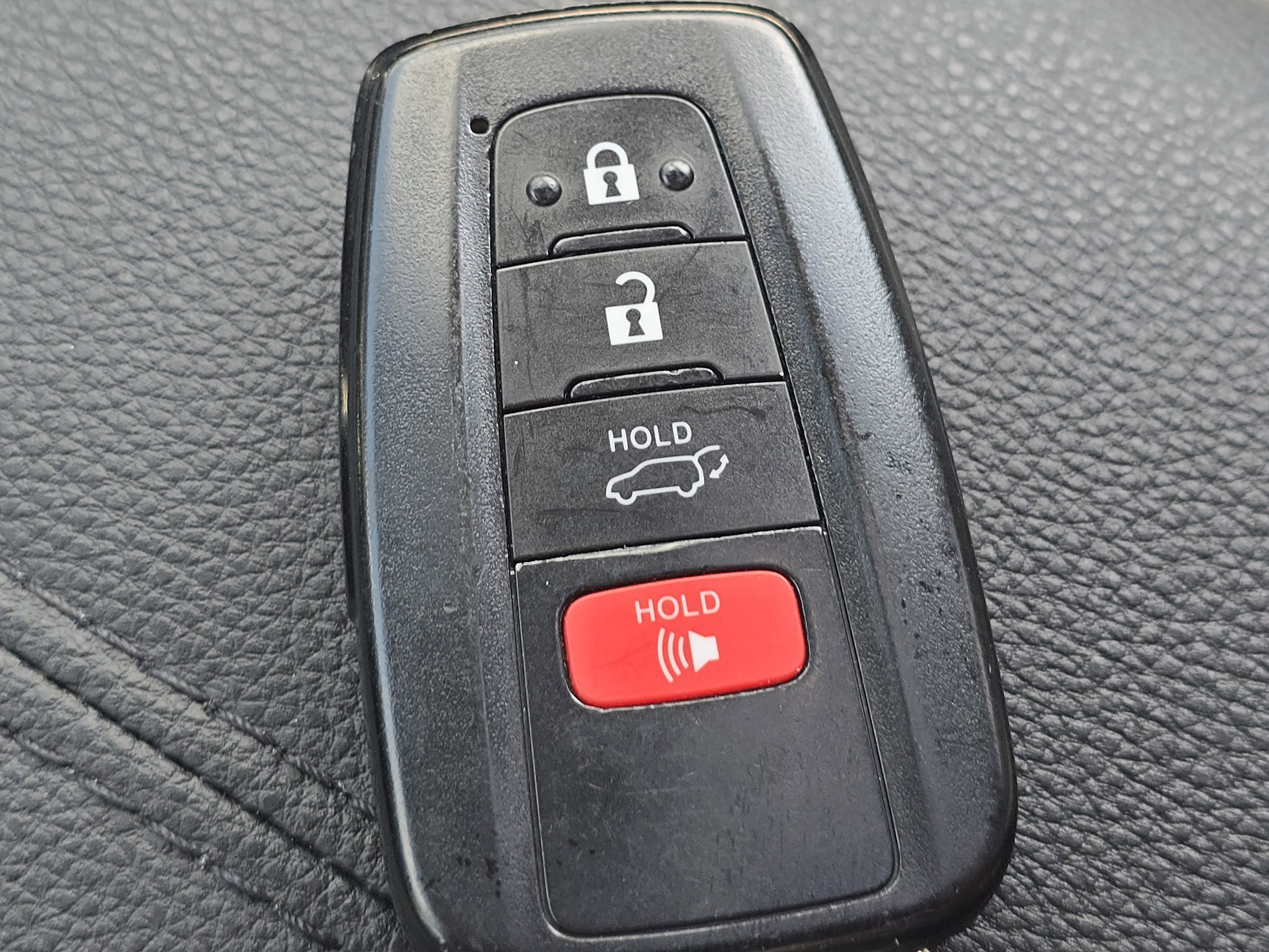 Used 2020 Toyota RAV4 Limited image 27