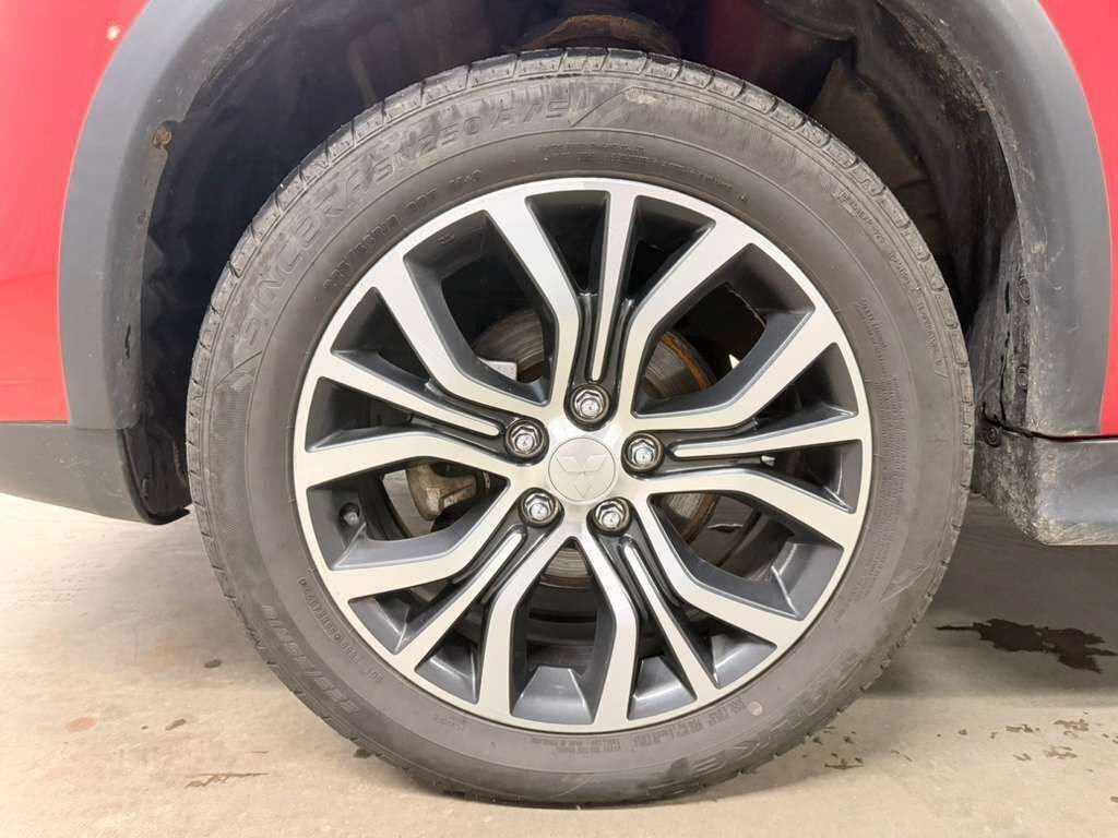 Used 2019 Mitsubishi Outlander Sport ES AWD/4WD image 16