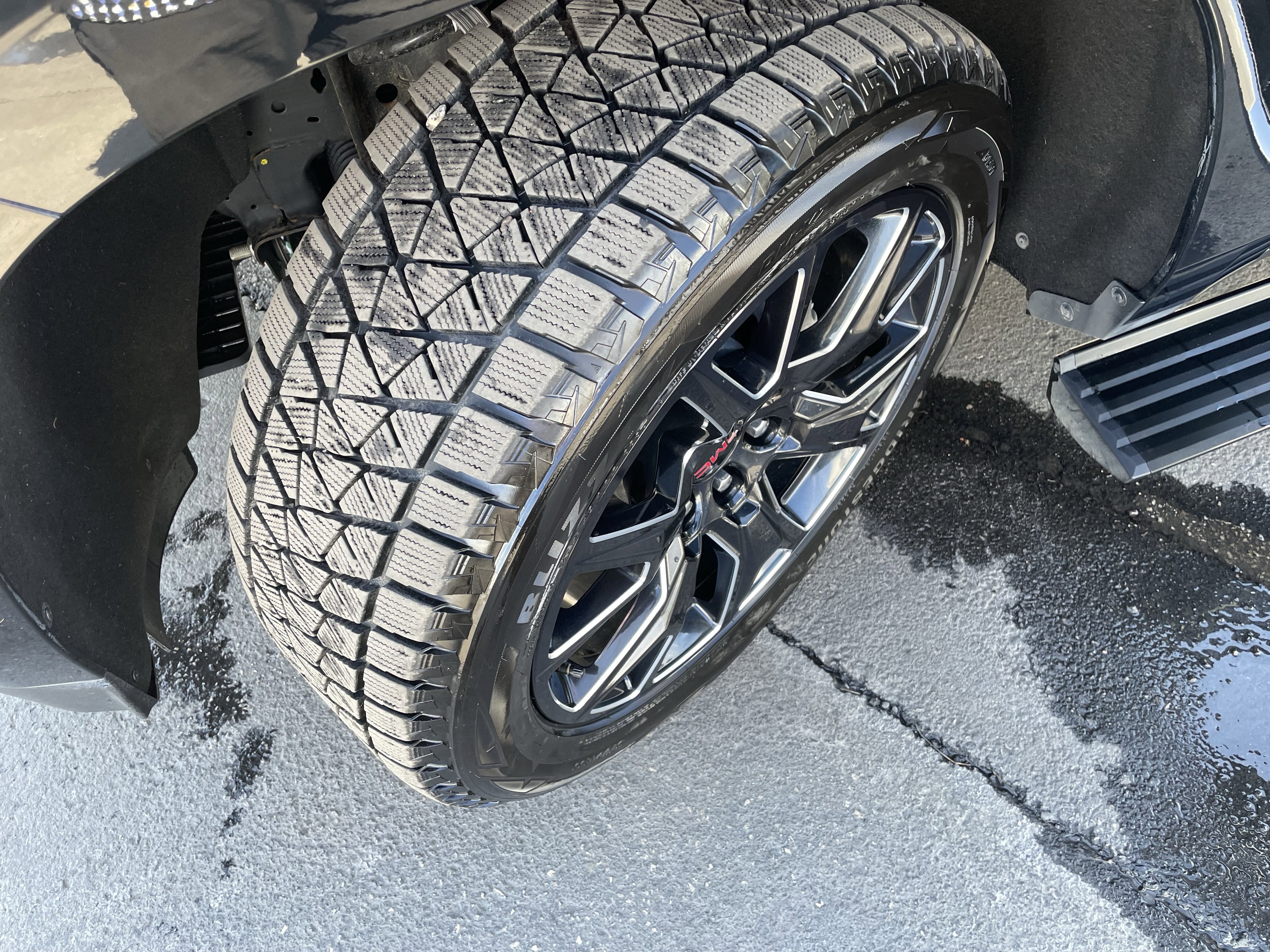 Used 2026 GMC Yukon Denali w/ Sun & Power Step Package image 7