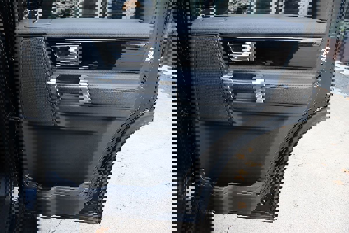 Used 2016 Land Rover LR4 HSE image 47