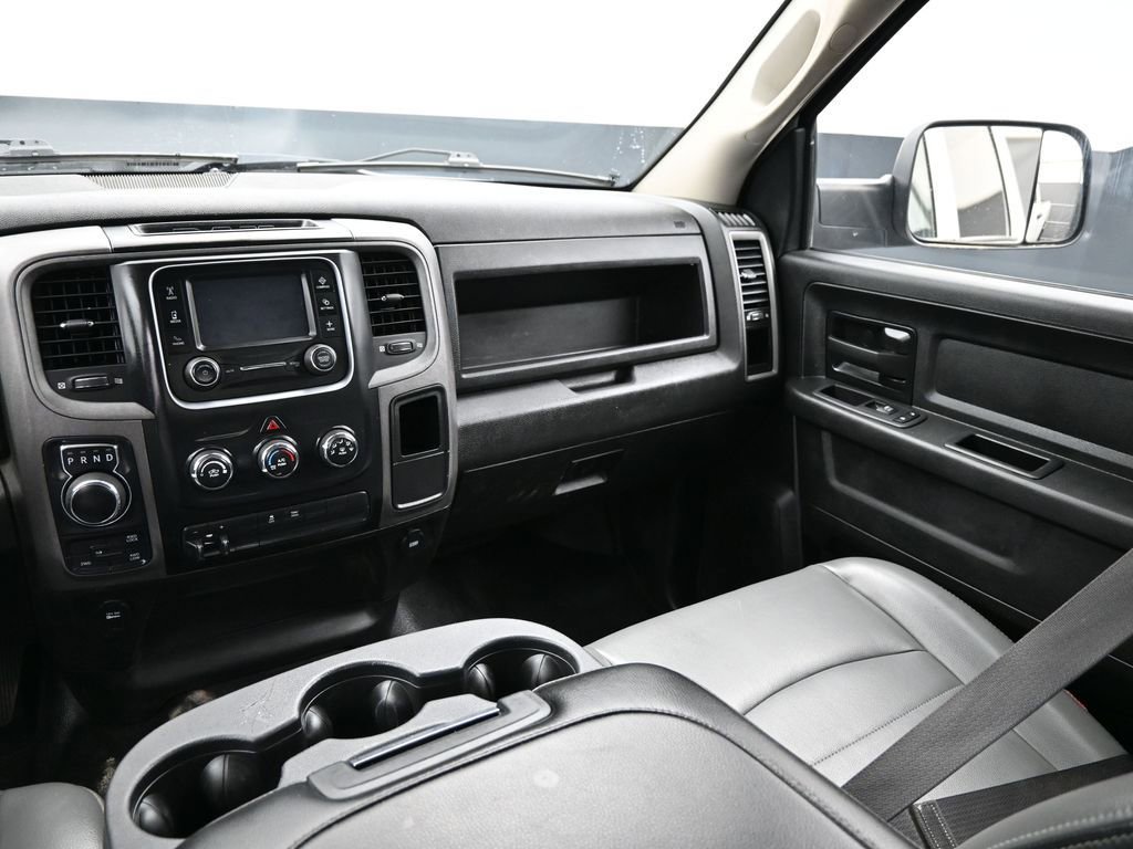 Used 2022 RAM 1500 Tradesman w/ Chrome Appearance Group AWD/4WD image 12