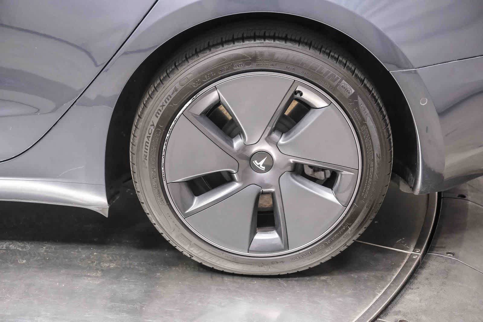 Used 2022 Tesla Model 3 Long Range AWD/4WD image 9