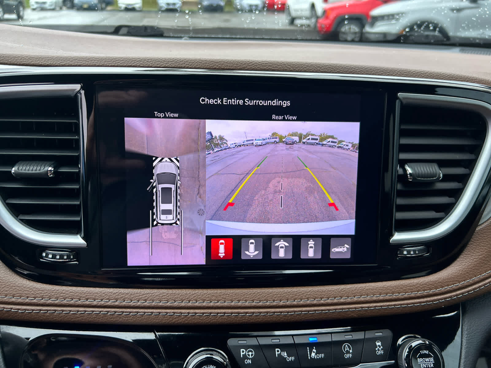 Used 2021 Chrysler Pacifica Limited w/ Premium & Safety Sphere Group AWD/4WD image 18