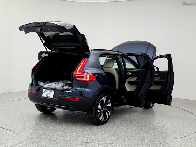New 2026 Volvo XC40 B5 Ultra w/ Climate Package image 11
