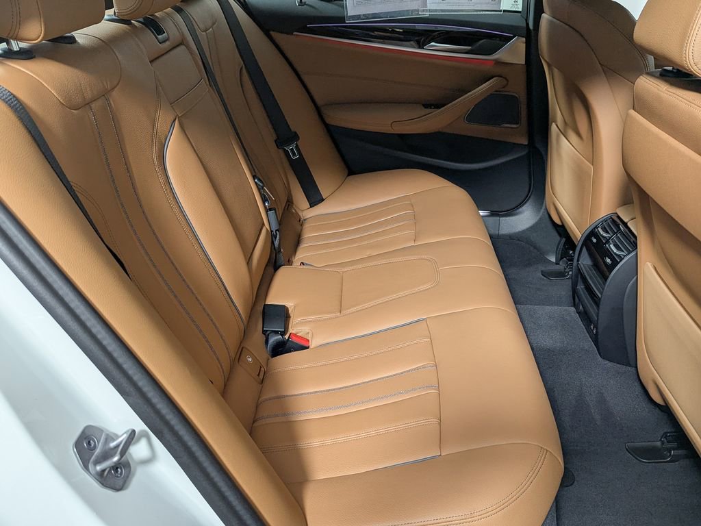 Certified 2023 BMW 530i xDrive w/ Premium Package AWD/4WD image 40