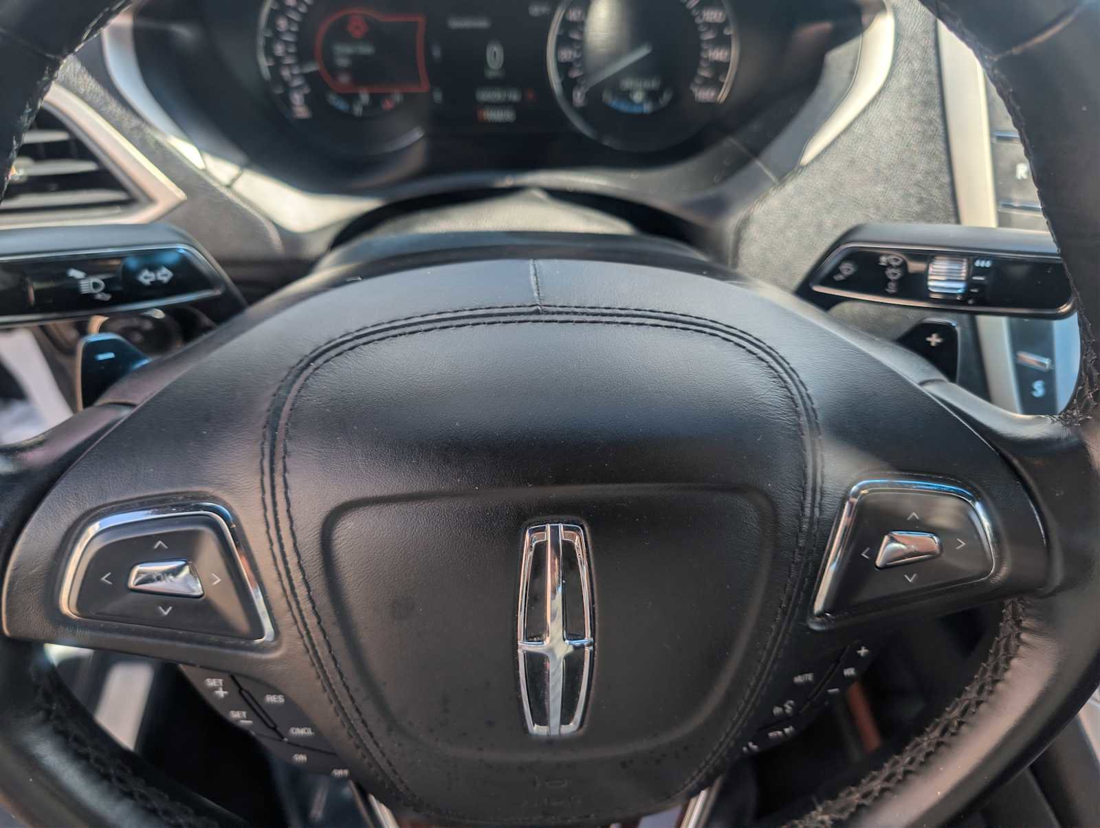 Used 2017 Lincoln MKZ Reserve image 15