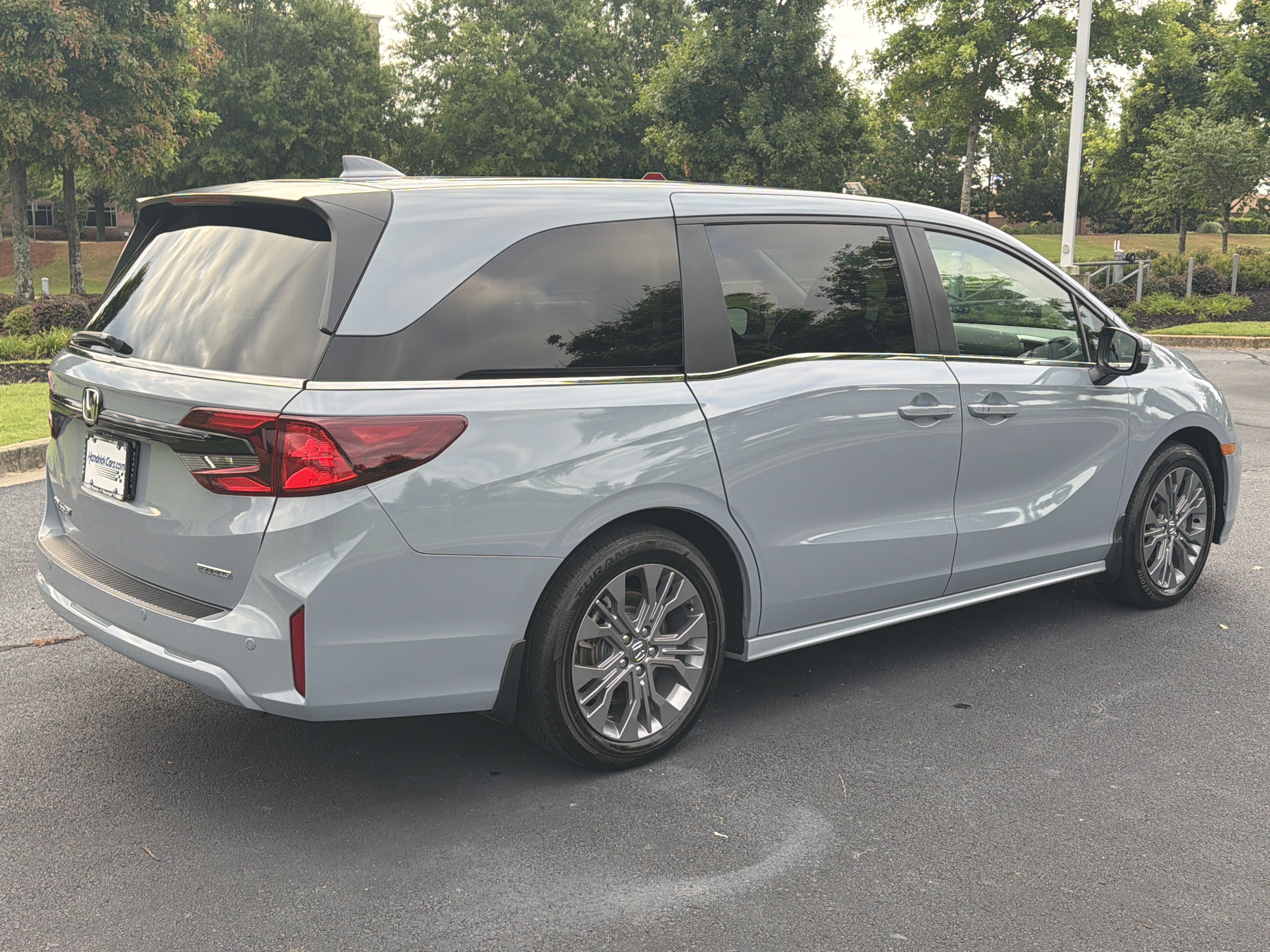 Certified 2025 Honda Odyssey Touring image 9